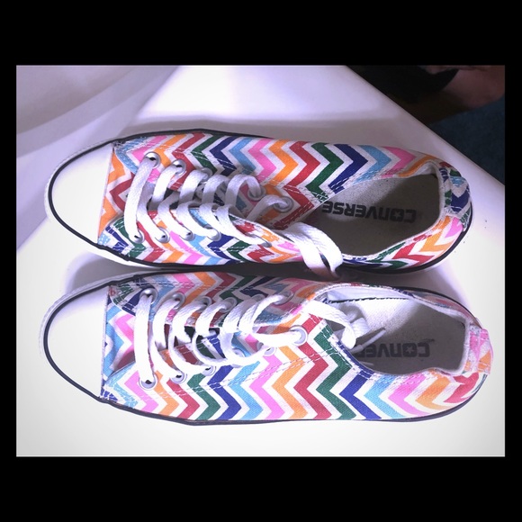Converse Shoes - Rainbow Chevron Pattern Converse - Size 8